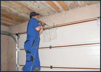Garage Doors Store Repairs Culver City, CA 310-846-3026 - cont-gdr-door-repair-08m